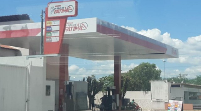 Em Patos: Bandidos abastecem moto e em seguida assaltam posto de combustível