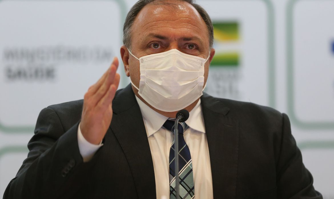 De saída Pazuello diz que Brasil tem 562 milhões de doses de vacina contratadas em 2021