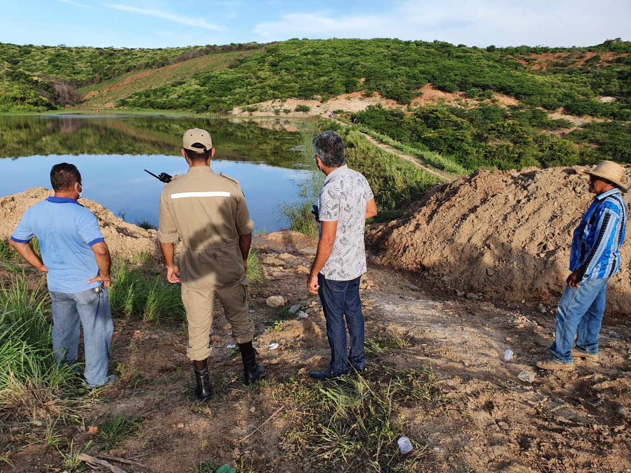 Coronel Saulo diz que situação do açude que ameaçava se romper em São José do Caiana foi controlada. Ouça;