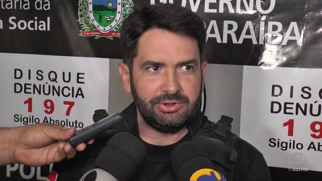 Casal de jovens é preso em flagrante com três tabletes de maconha no bairro Santa Clara em Patos. Ouça a fala do Delegado