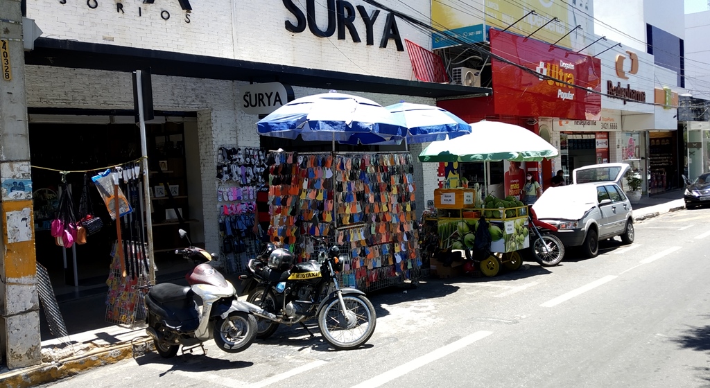 Vendedores ambulantes e camelôs estão desesperados com a possível retirada forçada do centro de Patos