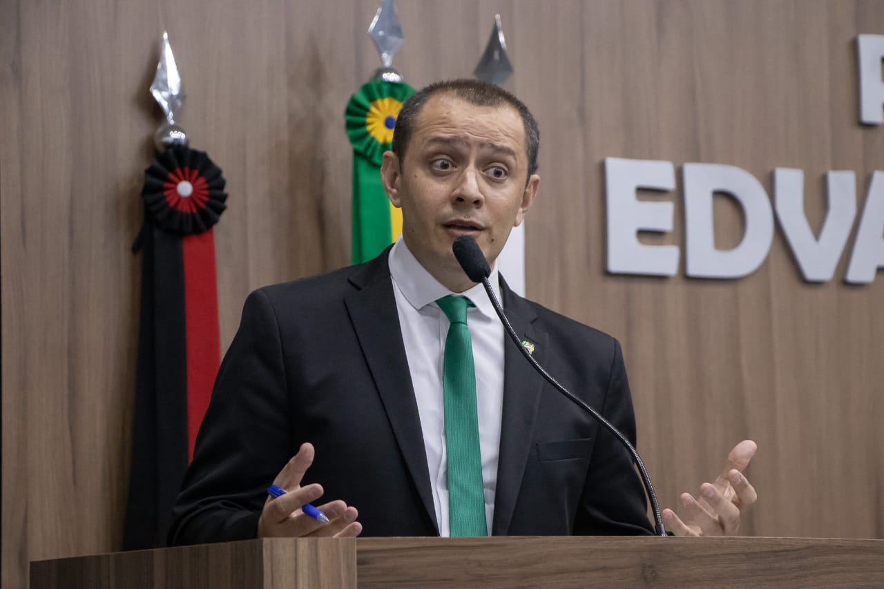 Vereador impedido de entrar no Hospital Regional de Patos.