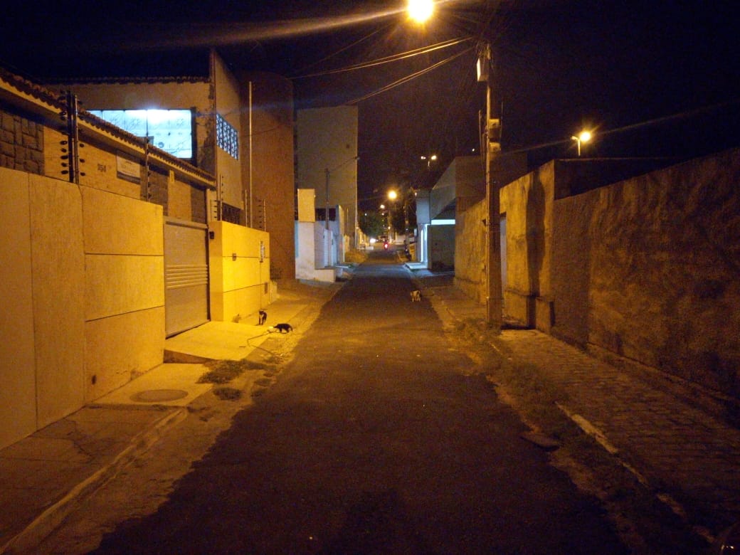 Assaltos constantes causam medo e apreensão nos moradores da rua Ernani Sátiro, no centro de Patos