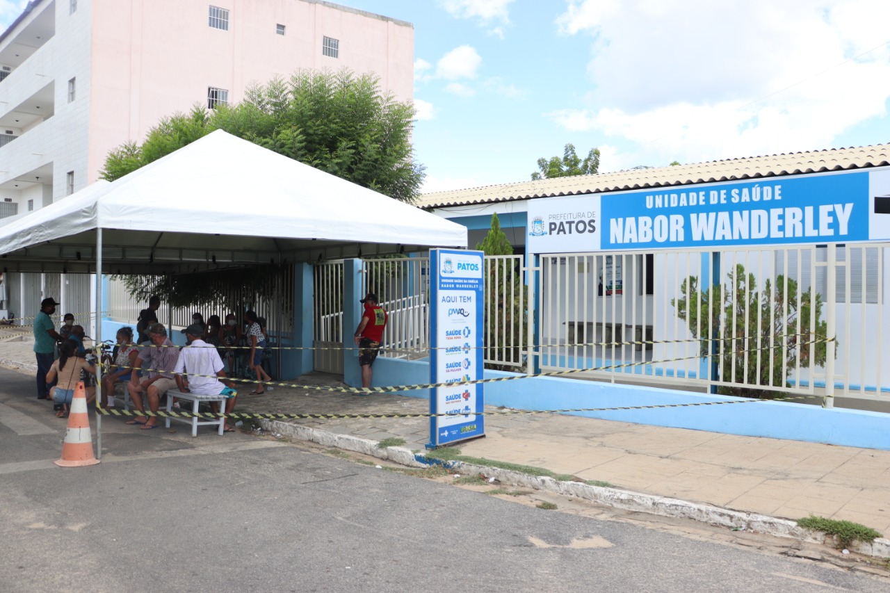 Vacinação dos idosos a partir de 65 anos avança em Patos