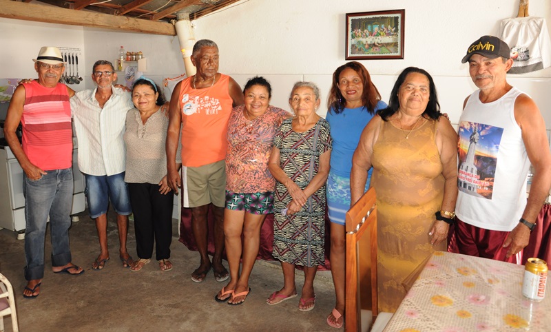 Emoção! Após 50 anos, mãe reencontra os filhos na cidade de Patos