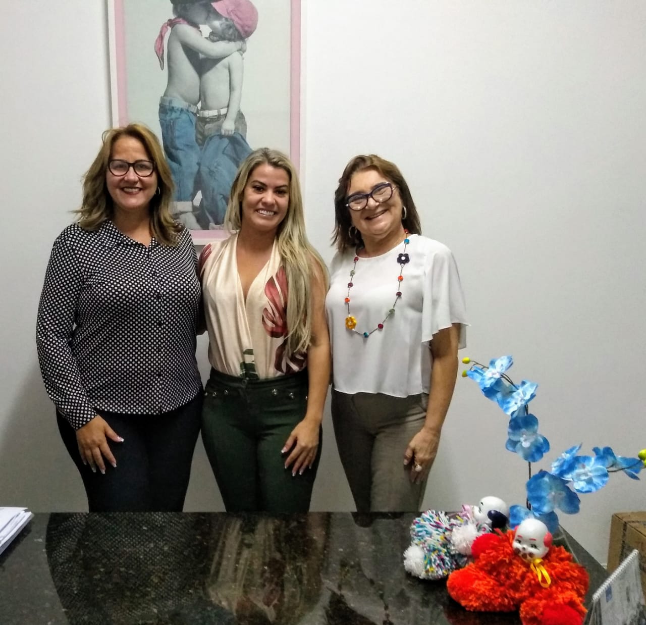 Secretária de Saúde de Mãe d'Água acompanha internamento e cirurgia da pequena Helloa