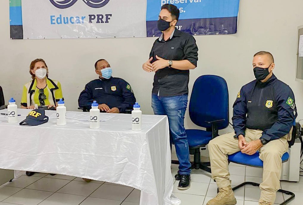 Prefeito de Malta adere ao “Educar PRF” nas escolas municipais