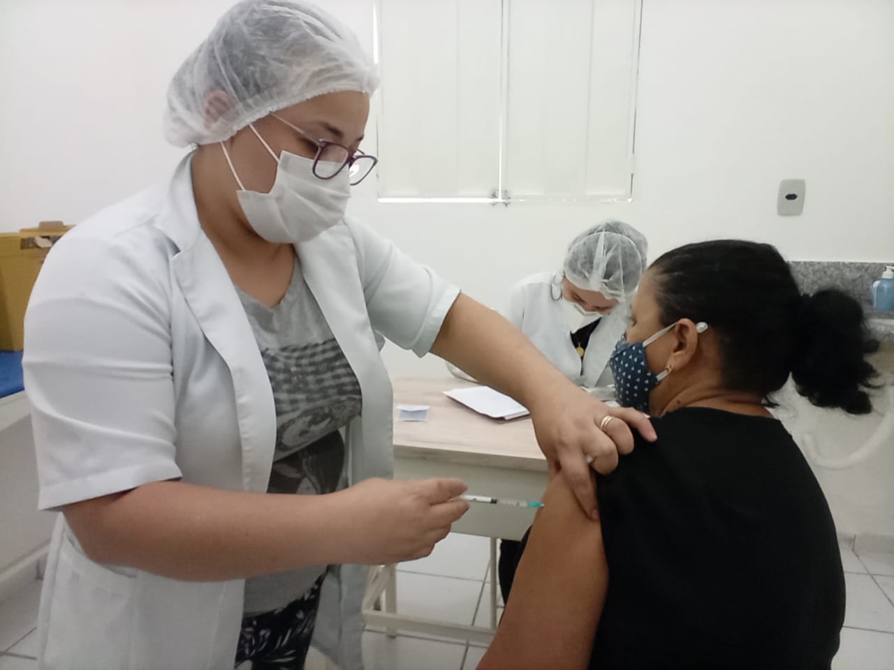 Primeiro dia de vacinação contra a Covid nas unidades do DGA 2 registra 1.733 idosos imunizados