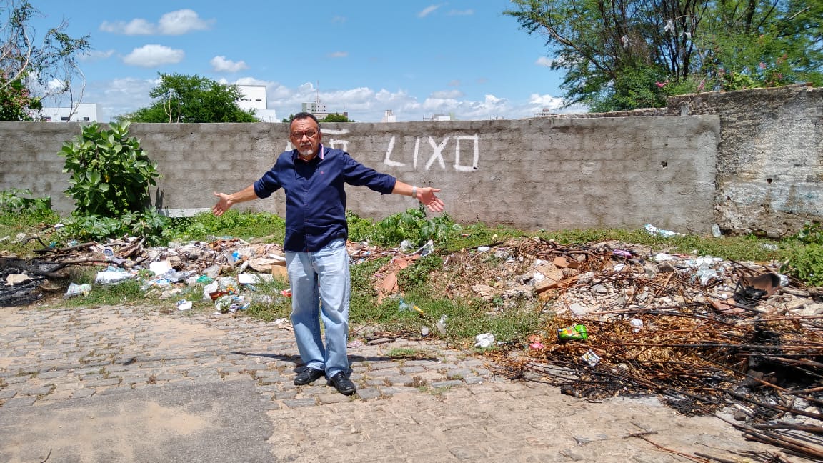 Vereador Zé Gonçalves denuncia lixão no Bairro São Sebastião em Patos, precisamente no 