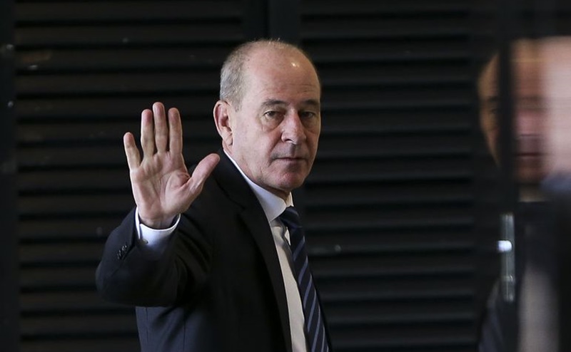 Fernando Azevedo e Silva anuncia que vai deixar o Ministério da Defesa