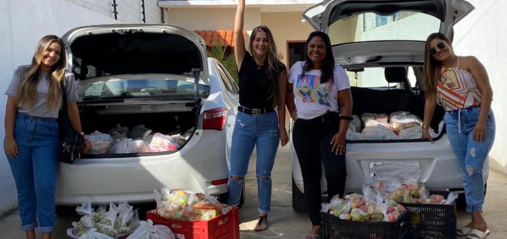 Em Patos, grupo de amigas se unem e fazem ação com doação de dezenas de cestas básicas, frutas e verduras para famílias carentes