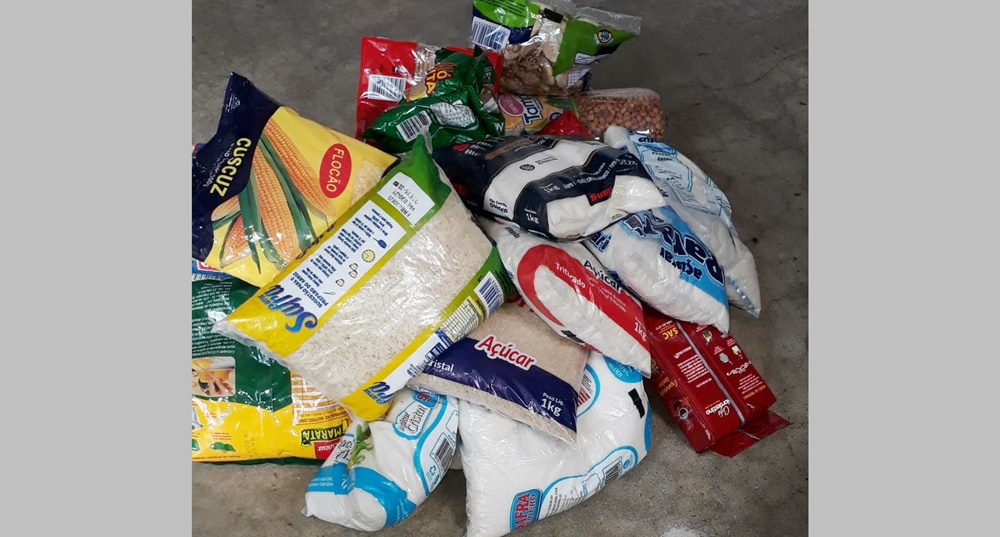 Militar oferece cesta básica a família carente na cidade de Patos