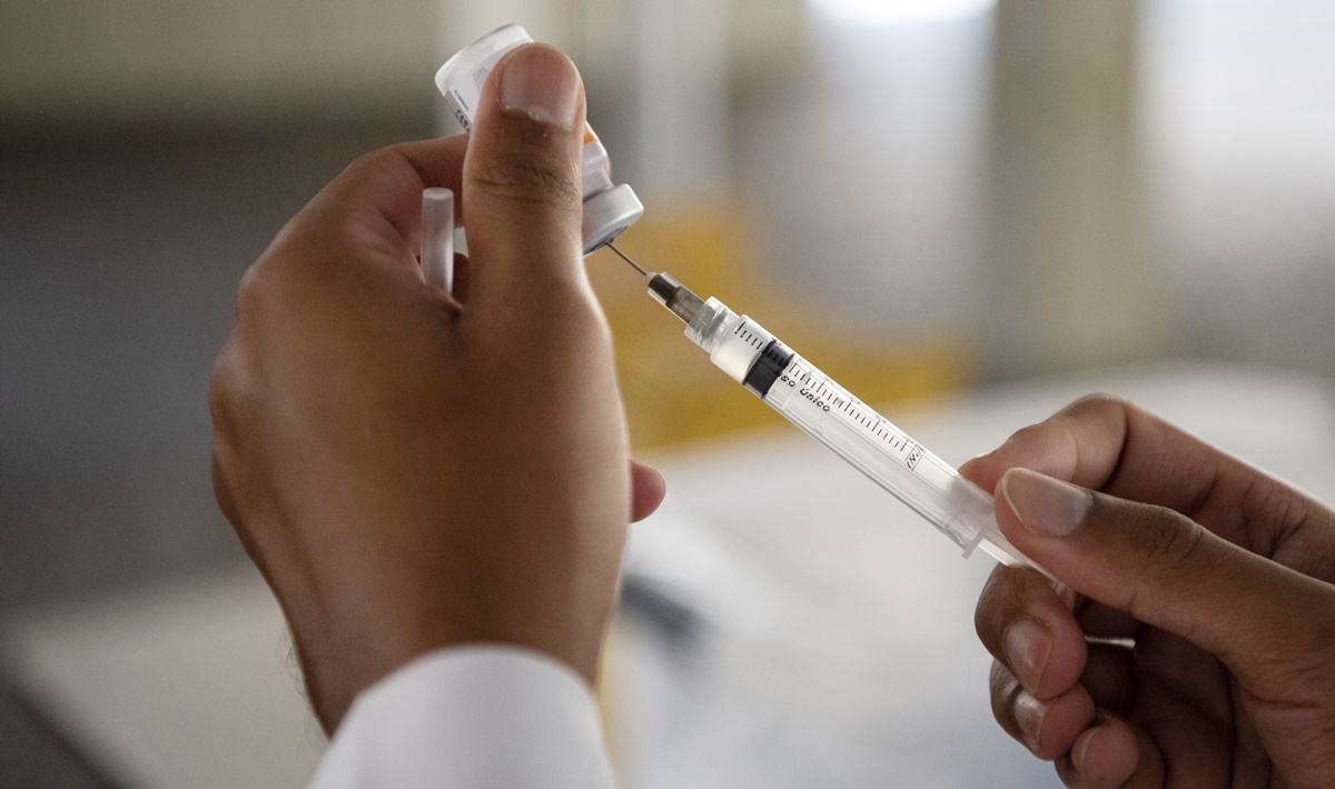 Vacina contra a covid-19, 100% nacional, deve ser testada ainda este ano