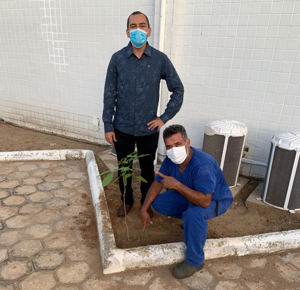 Profissionais de saúde são homenageados pelo MST e representantes da rede hospitalar