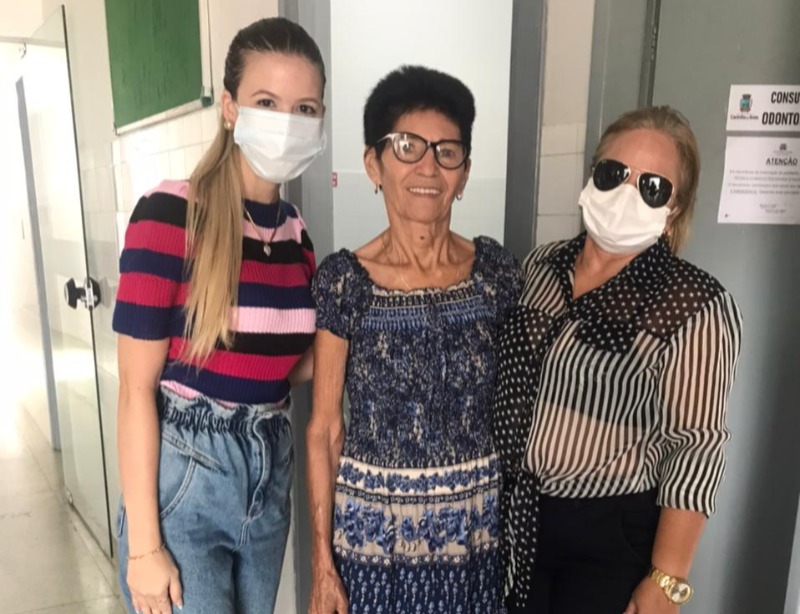 Pacientes recebem novas próteses dentárias pelo programa Brasil Sorridente em Cacimba de Areia