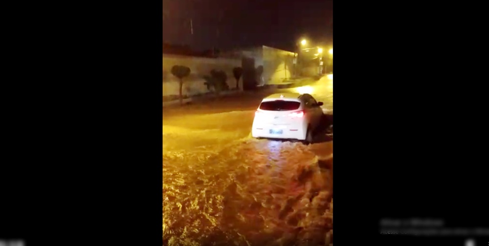 Bairro de Patos registra 59,4 mm de chuva na noite desta segunda-feira, 13 de abril. Veja os índices da região