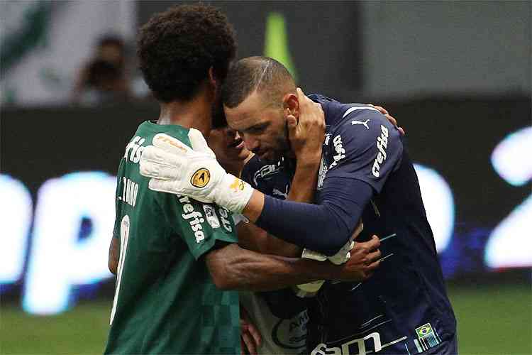 Palmeiras toma virada do Defensa y Justicia nos acréscimos e perde Recopa nos pênaltis