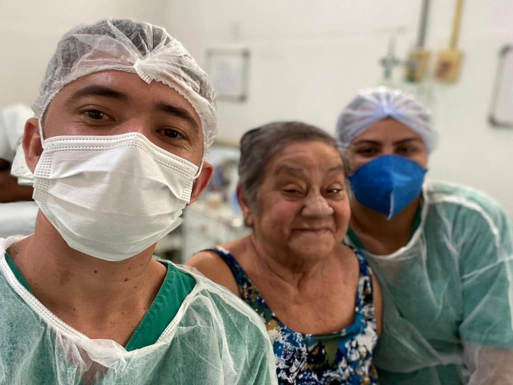 Família agradece pelo empenho no tratamento de idosa que enfrentou graves problema de saúde no Hospital Regional de Patos