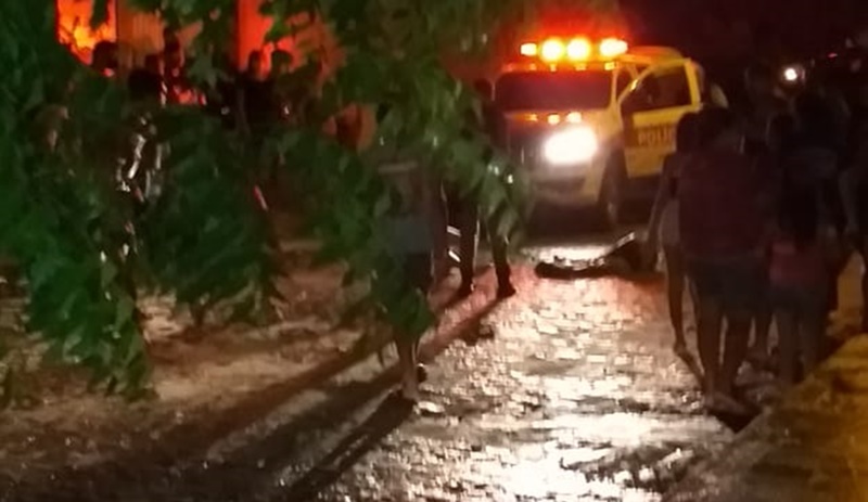 Homem é morto a tiros na noite desta quinta-feira (15) no bairro dos Sapateiros em Patos