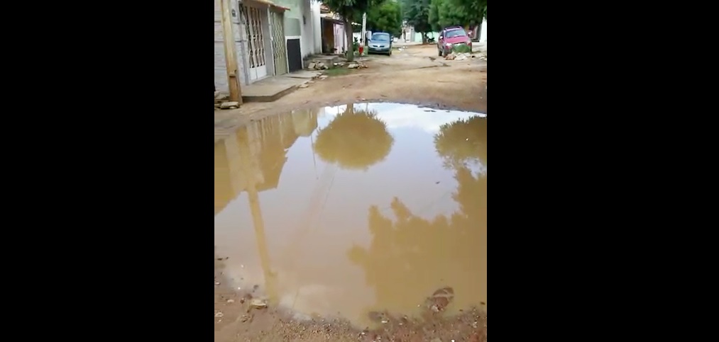 Em Patos: Morador da Rua Maria de Sousa Barreto, faz vídeo mostrando falta de estrutura e cobra solução do poder público. Veja