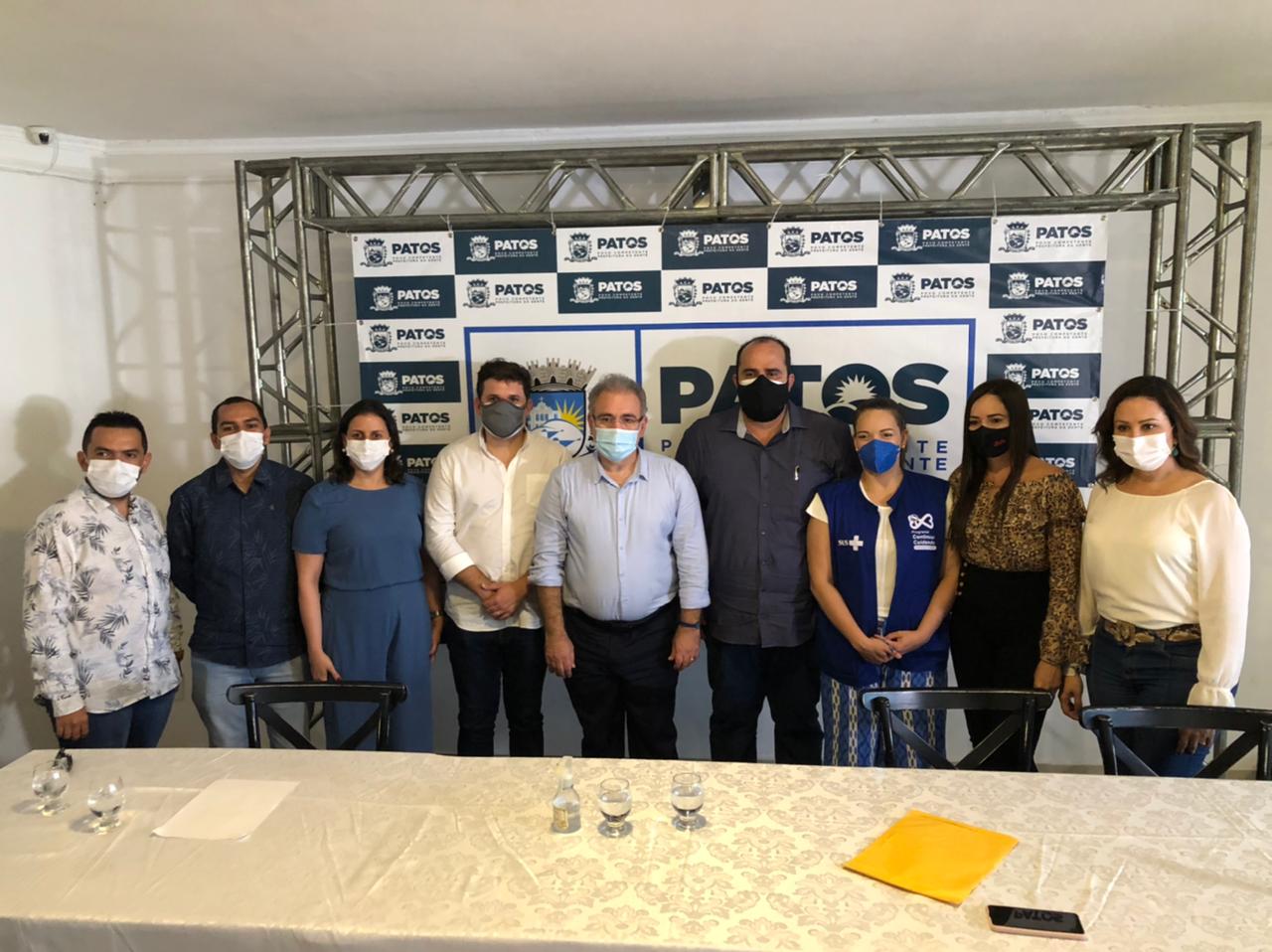 Ministro da saúde leva pleitos de Patos para avalição técnica