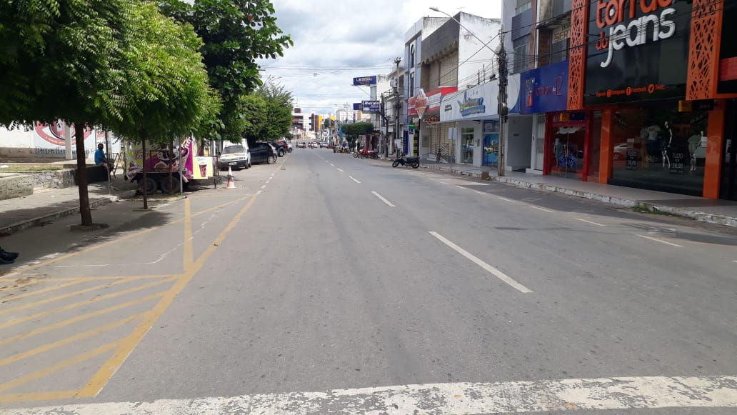 Algumas empresas do comércio de Patos poderão abrir no feriado desta quarta (21). Veja