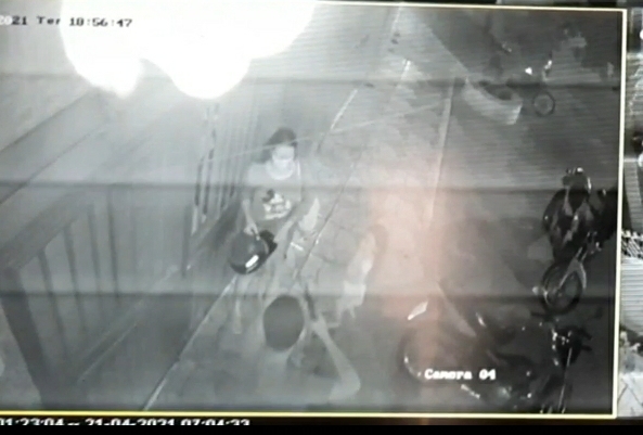 Teixeira-PB: Vídeo mostra momento exato do assalto da moto do educador físico 'Naná da academia'