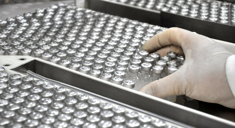 AstraZeneca: Fiocruz vai entregar 5 milhões de doses de vacina nesta sexta (23)