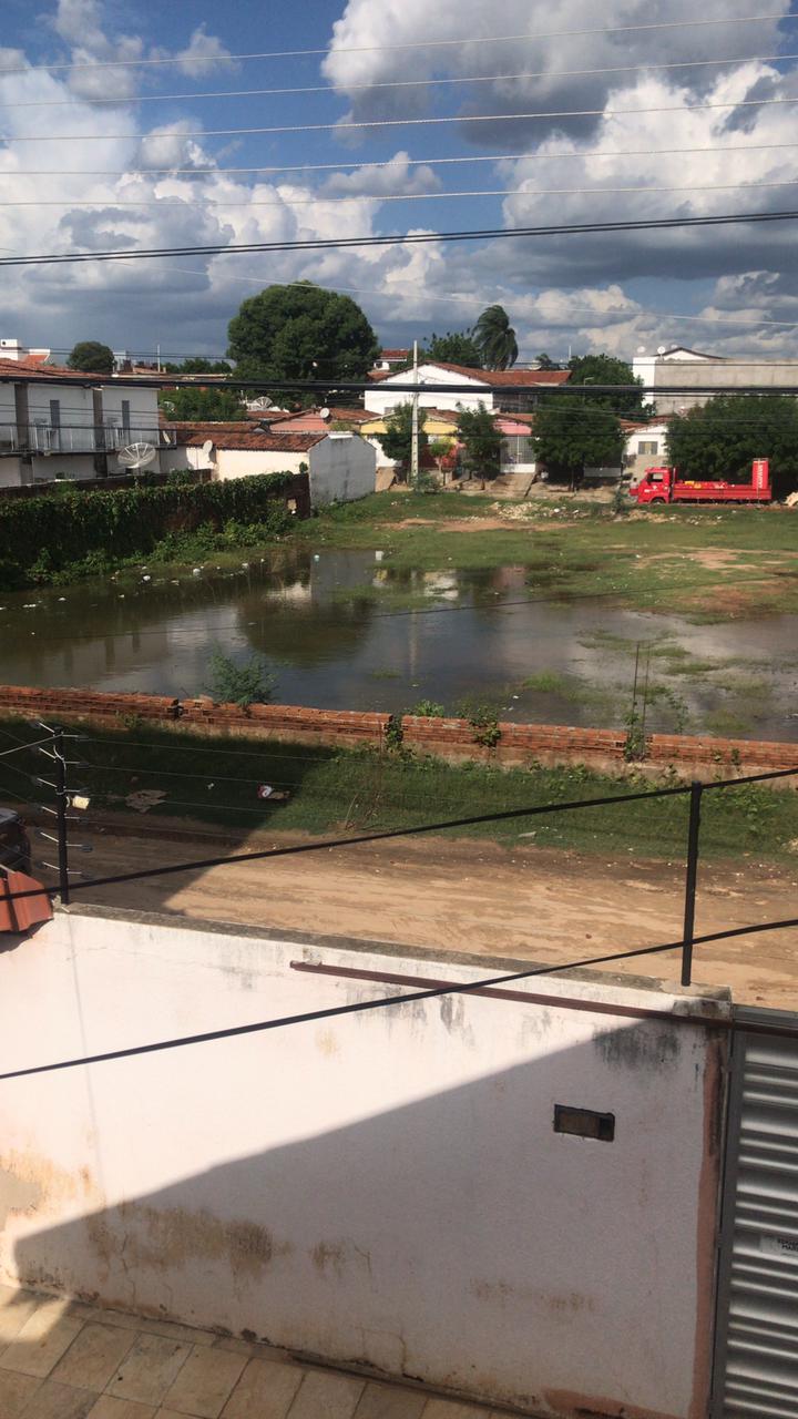 Moradora faz vídeo e mostra 