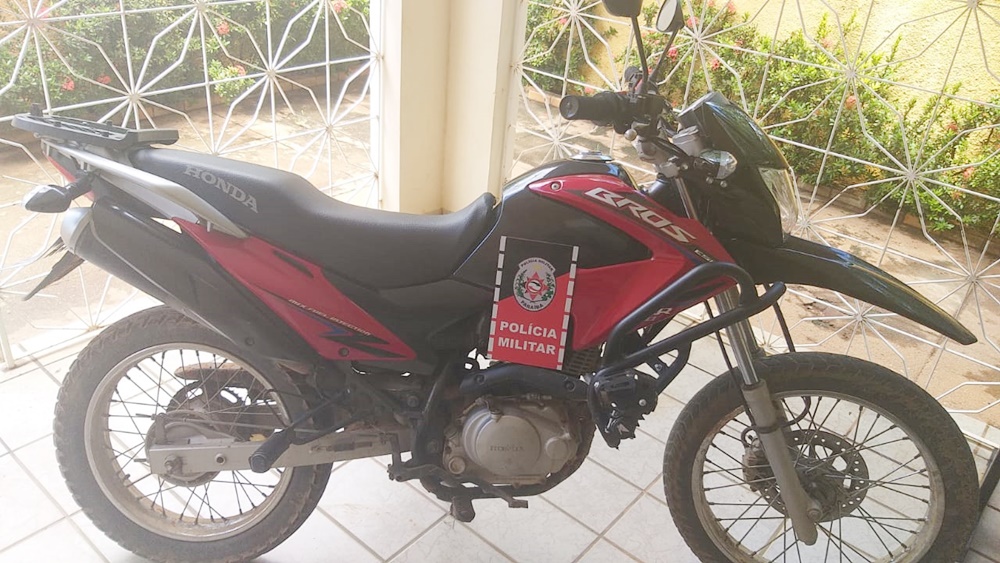 Polícia recupera motocicleta roubada no Sertão