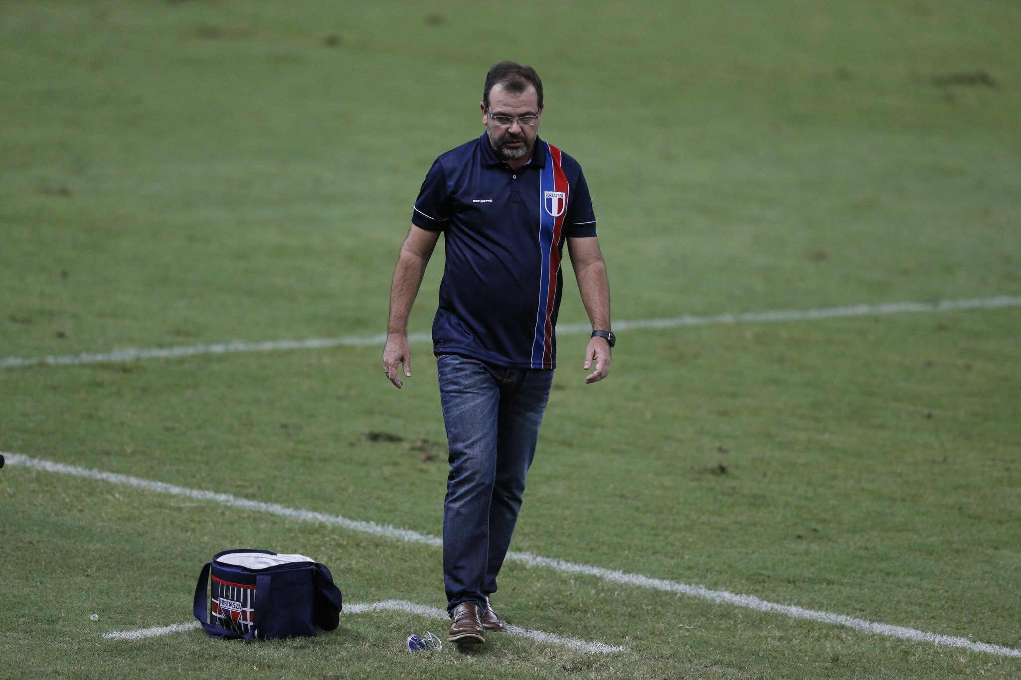 Enderson Moreira deixa o comando do Fortaleza após eliminação na Copa do Nordeste