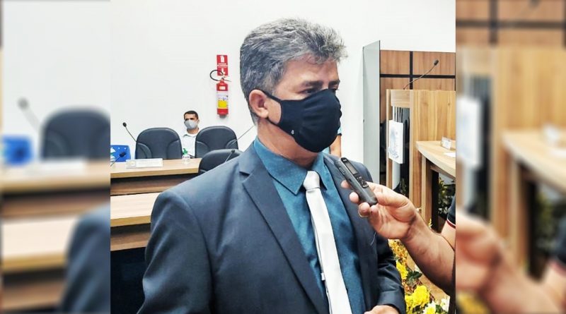 Vereador Marco César comemora assinatura de ordem de serviço para construção de uma escola no Campo Comprido