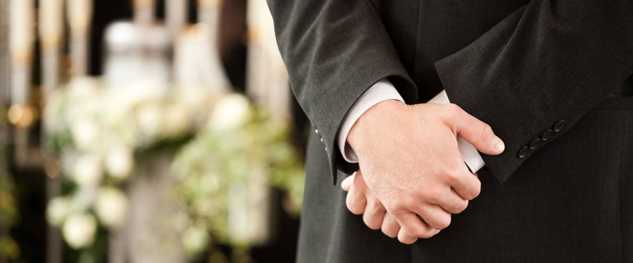 Agentes funerários de Patos solicitam da Prefeitura a vacina contra a Covid-19. Ouça