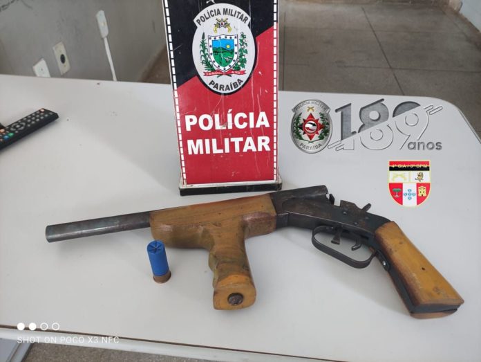 PM apreende arma de fogo durante ocorrência de violência doméstica, em Cacimbas-PB neste sábado (01)