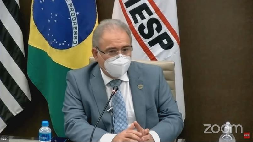 Marcelo Queiroga confirma contrato com a Pfizer para esta semana com 100 milhões de doses
