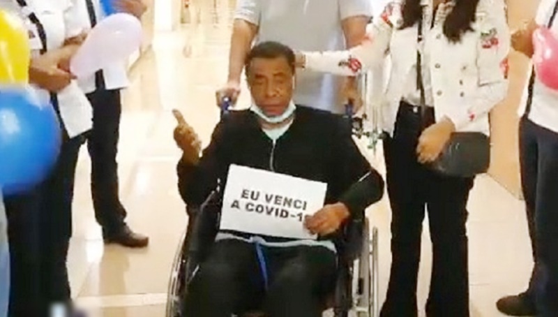 Deputado paraibano chora ao deixar hospital, após vencer a Covid-19