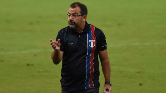 Enderson Moreira é hospitalizado com suspeita de infarto em Minas Gerais