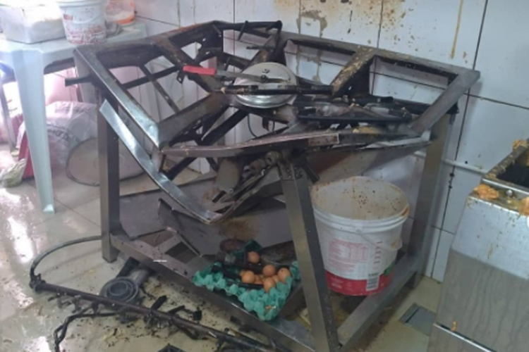 No Sertão: Panela de pressão explode e duas pessoas ficam feridas