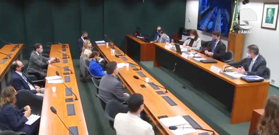 Comissão da Covid-19 ouvirá governadores sobre compra descentralizada de vacinas