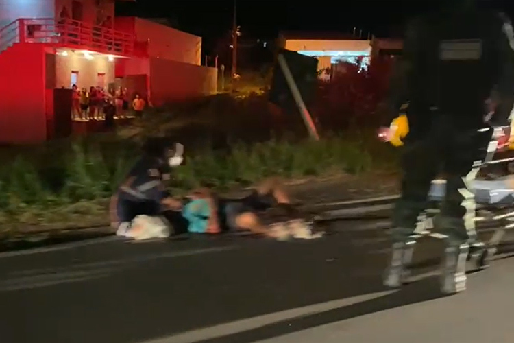 Acidente entre motos deixa duas pessoas feridas no Sertão na noite deste domingo (09)