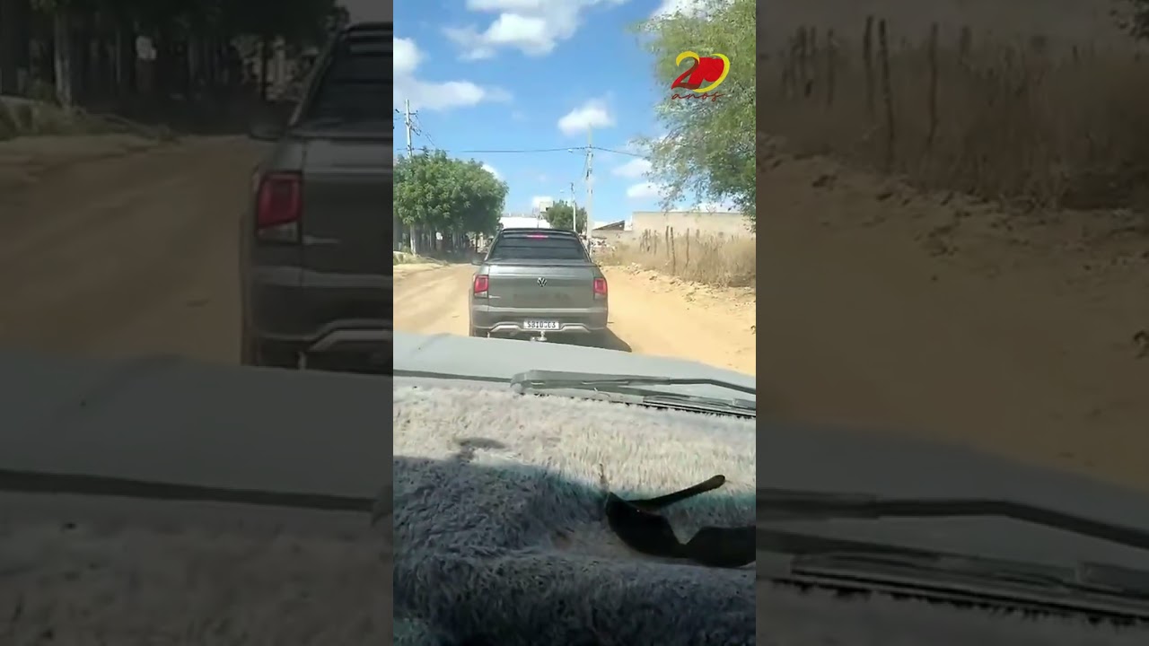 Moradores bloqueiam desvio no Mutirão em protesto contra a falta de infraestrutura próximo à obra