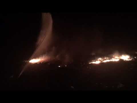 Fogo no lixão é bastante intenso. Assista: