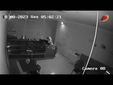 Confeitaria é invadida na manhã desta sexta-feira (18), no Centro de Patos; veja vídeo