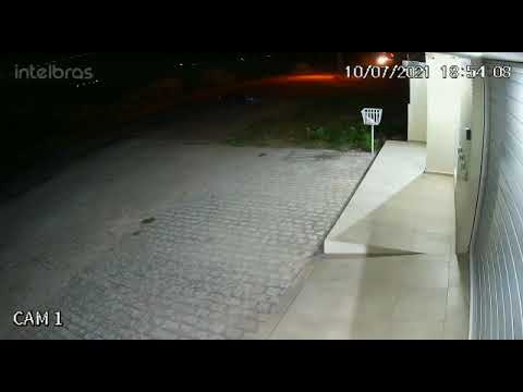 Câmeras registram colisão violentas entre motocicletas no Sertão na noite deste sábado (10). Veja