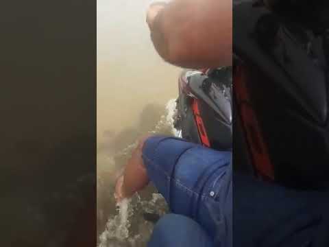 Moradores de comunidade Rural de Catingueira reclamam de isolamento por falta de ponte em riacho