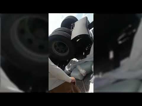 Caminhão carregado tomba na Serra de Teixeira nesta terça feira, 13 de abril