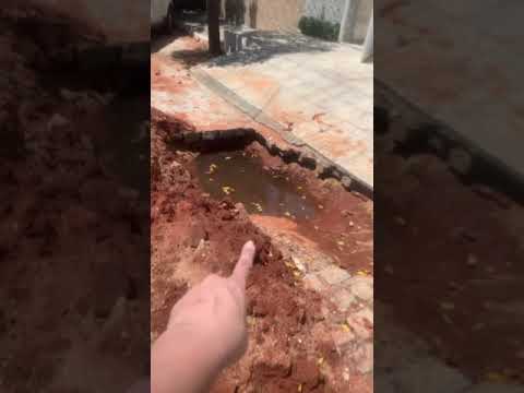 Buraco aberto pela Cagepa em via pública, causa transtorno a patoenses. Veja