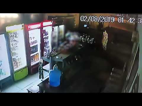 Vídeo mostra ação de assaltantes no interior de posto de combustível em Patos. Veja