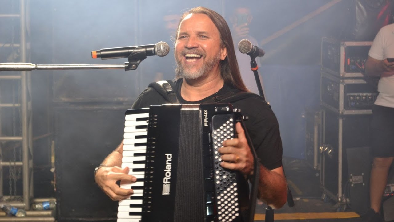 Dorgival Dantas leva multidão à primeira noite da Festa de São Sebastião 2025, em Catingueira