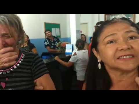 Emocionante: Pacientes choram na fila a espera de atendimento médico em Patos